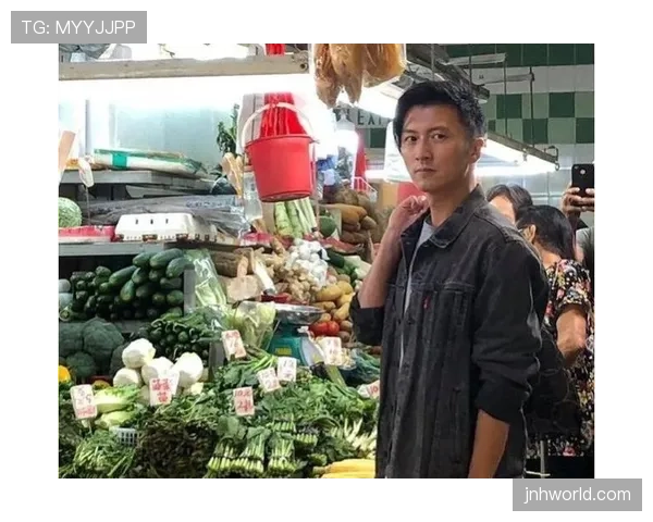 管晨辰提着名牌菜篮逛菜市场,那反差把我笑瘫了 管晨辰提着名牌菜篮逛菜市场,那反差把我笑瘫了
